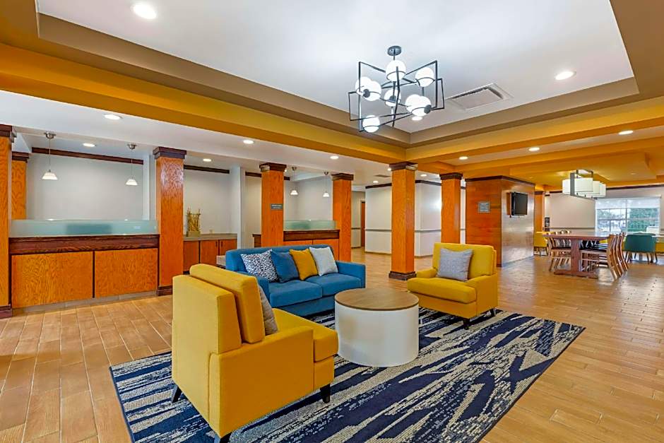 Comfort Inn & Suites Akron South