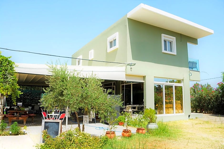 Anelia Boutique Studios & Apartments