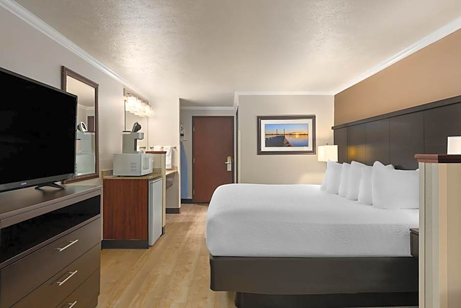 Ramada by Wyndham Moses Lake