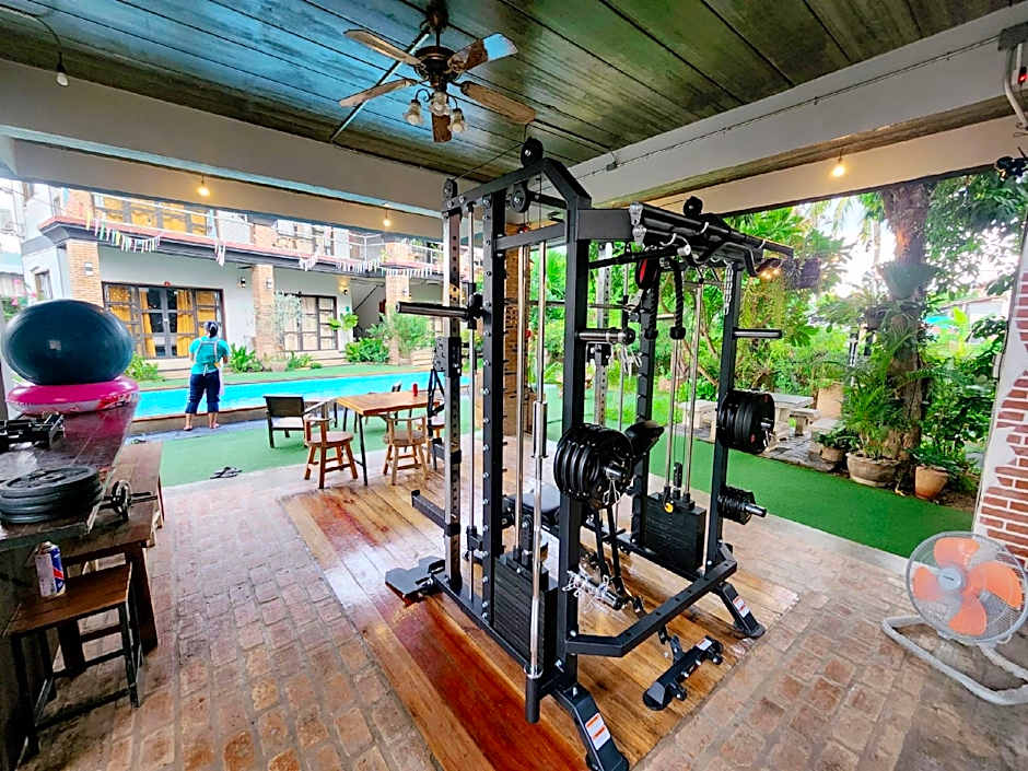 Above The Sea Boutique Hotel