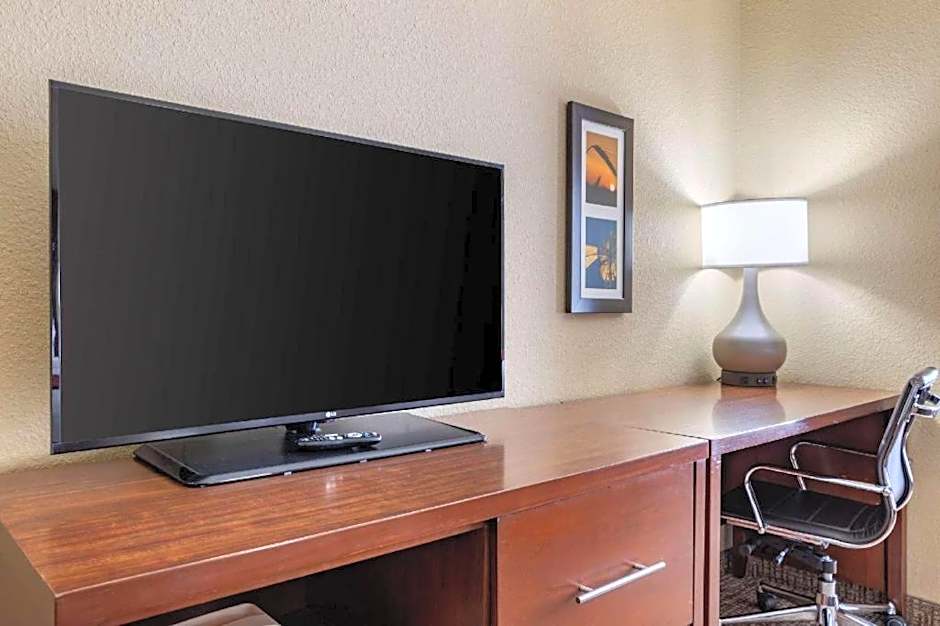 Comfort Inn & Suites Augusta