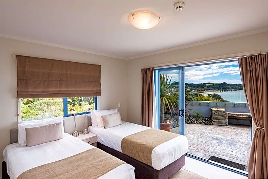 Blue Pacific Apartments