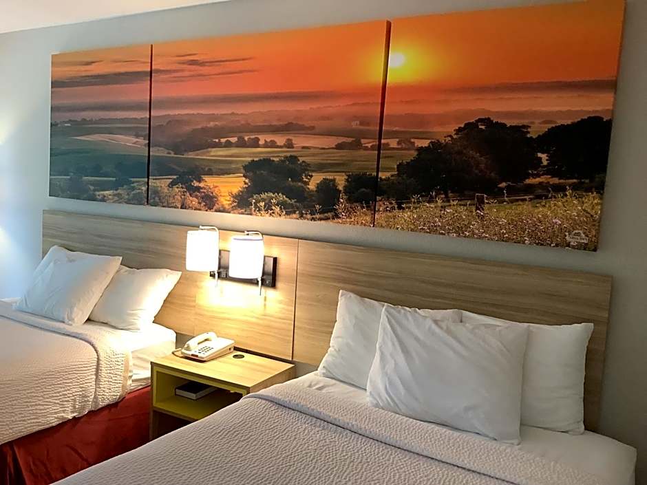 Days Inn by Wyndham Kingdom City
