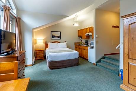 Village View Queen Room