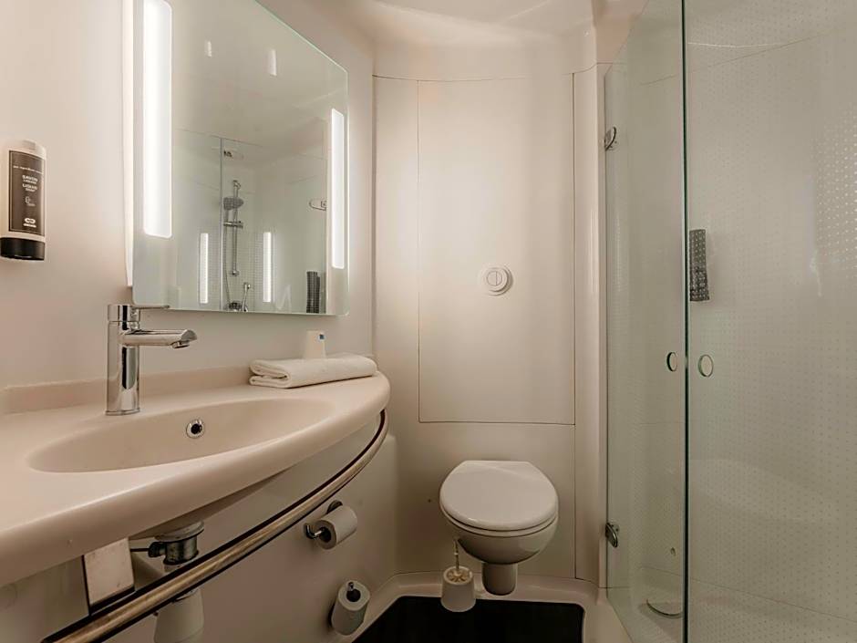 B&B HOTEL Maubeuge Gare