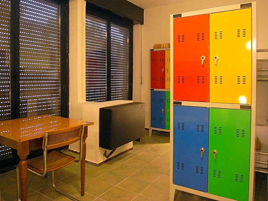 Hostel Colours