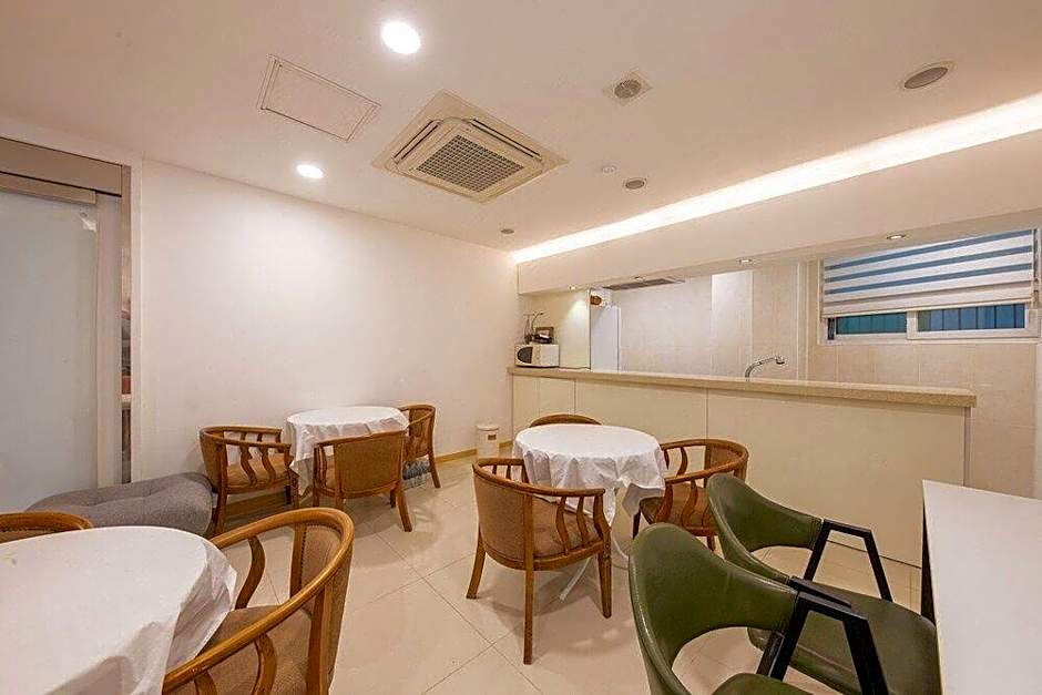 Pacific7 Hotel