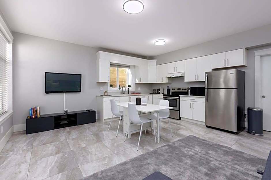 2 BR Basement Suite for 6 ppl in Delta