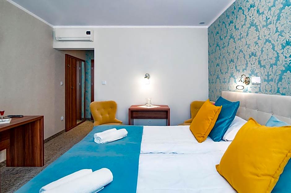 Pod Wzgórzem Bed & Breakfast