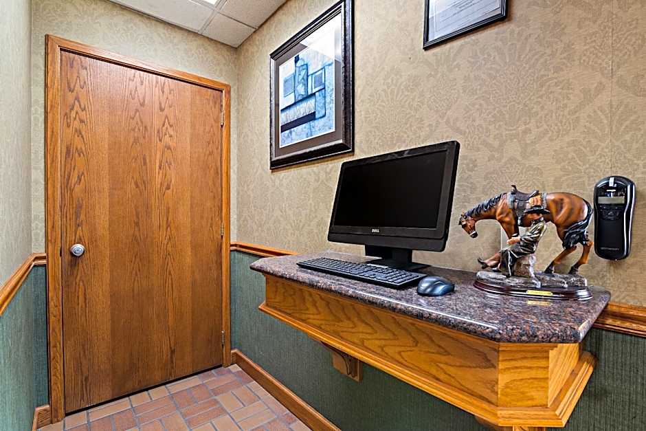 Rodeway Inn McPherson East