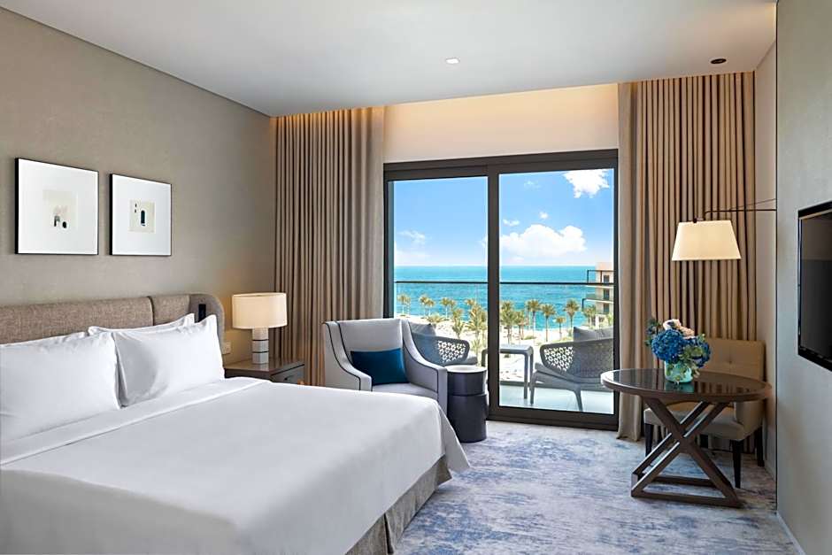 Photo 1 of 4 of Deluxe 1 King Bed, Ocean View