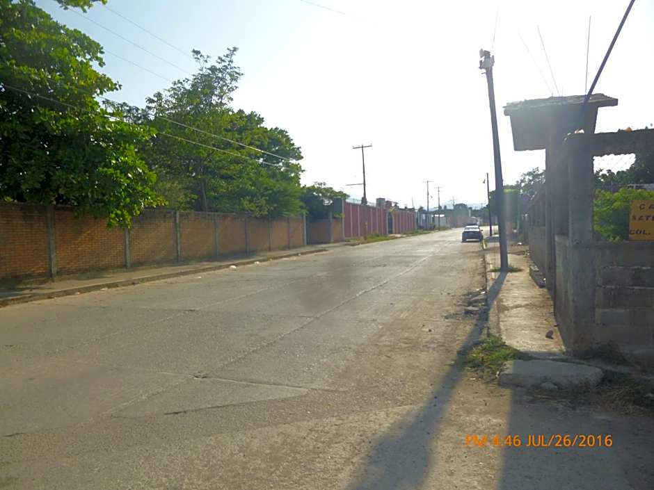 Hotel y Suites Del Paci­fico