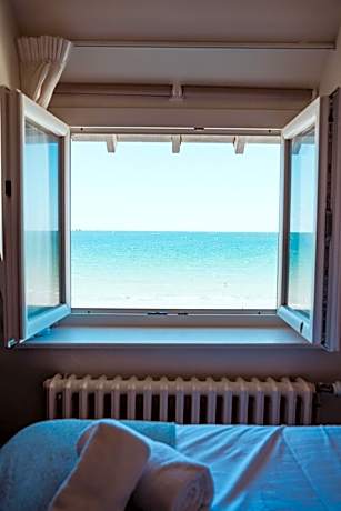 Cozy Double Room with Sea View