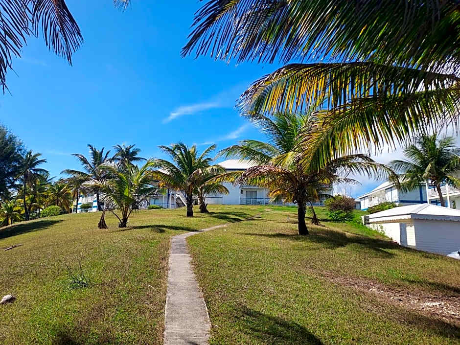 Studio Bô Soley Saint-François Piscine & Plage les pieds dans l'eau