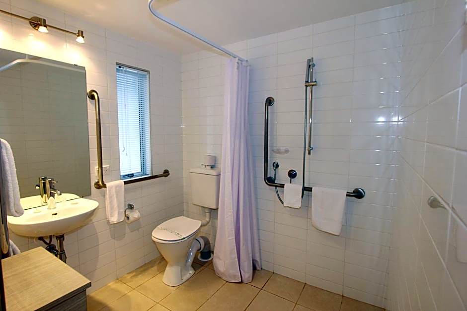 Crow's Nest Apartments