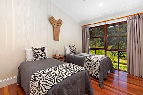 Two Bedroom Tribal Cottage - 2