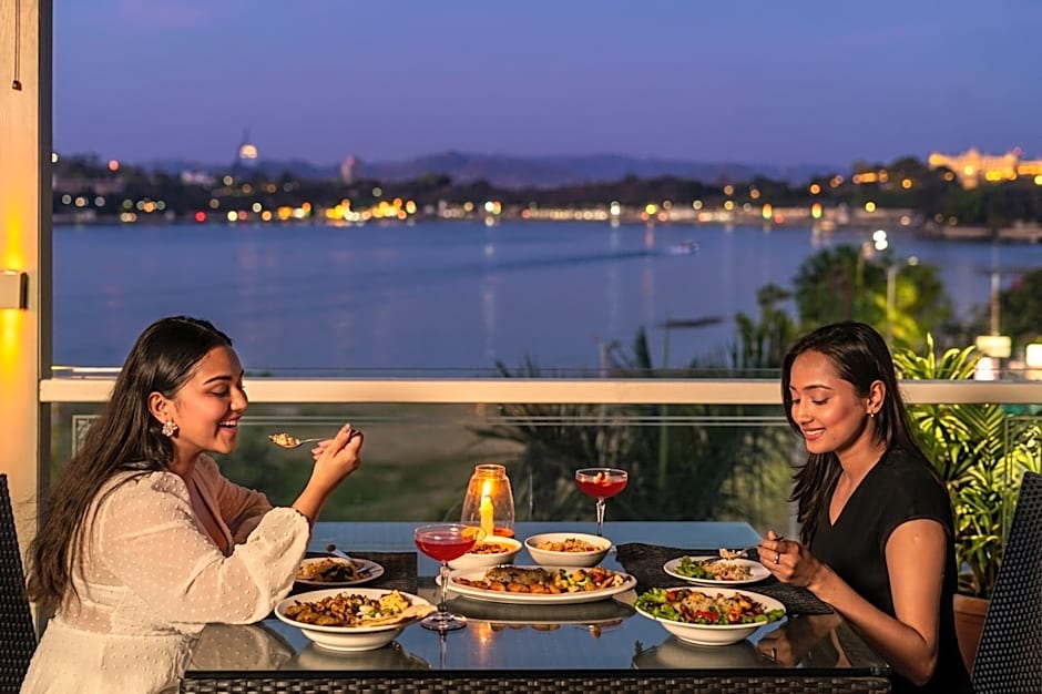 Panna Vilas - A Lake Facing Boutique Hotel