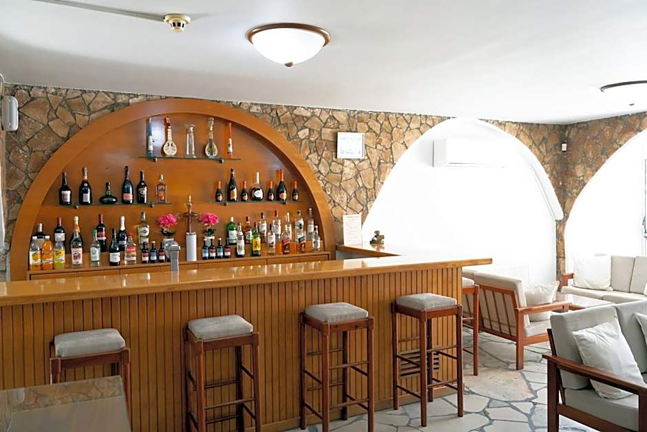 Le Village Hotel