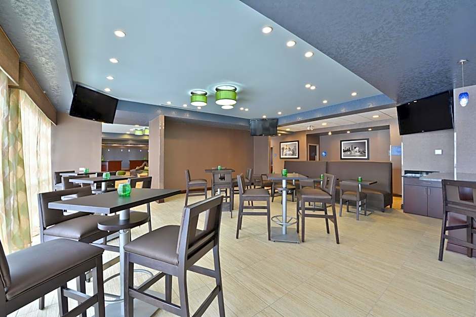 Wyndham Garden Elk Grove Village / O'Hare