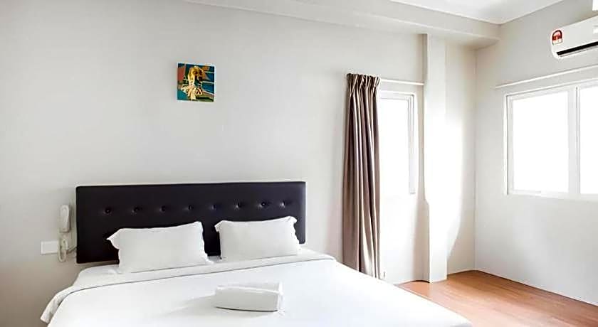 Moment Hotel