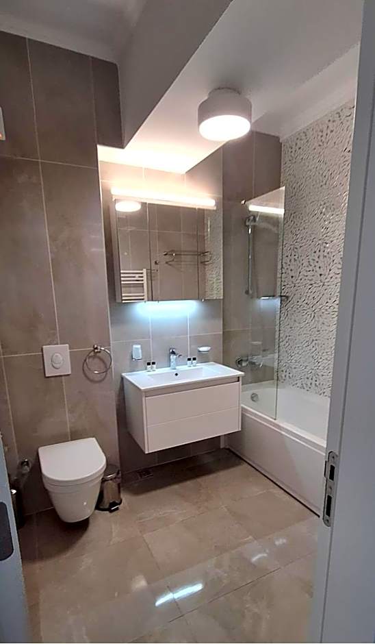 Solid Magic Apart Hotel