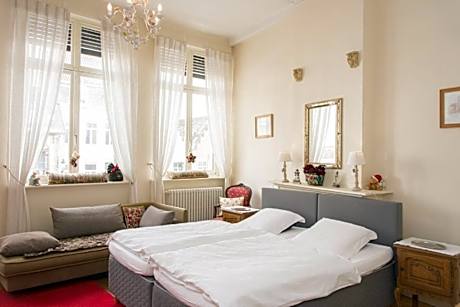 Double Room with Shared Toilet