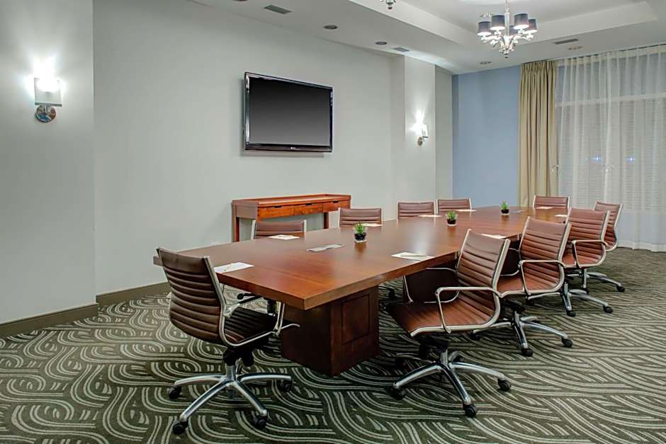 DoubleTree by Hilton Biloxi