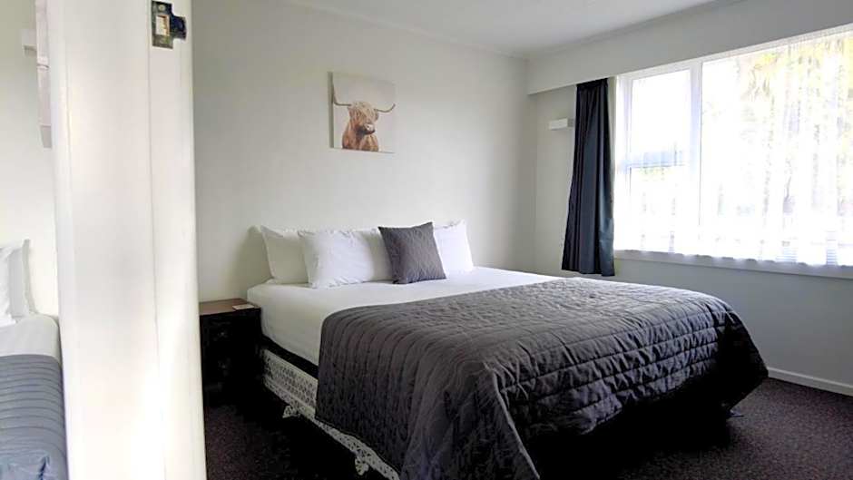 554 Moana Court Motel