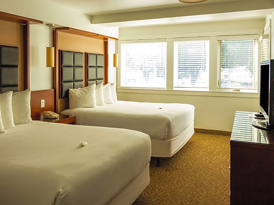 Hotel Penticton, Ascend Hotel Collection