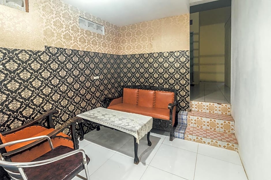 OYO 2165 Alyah Guest House Syariah