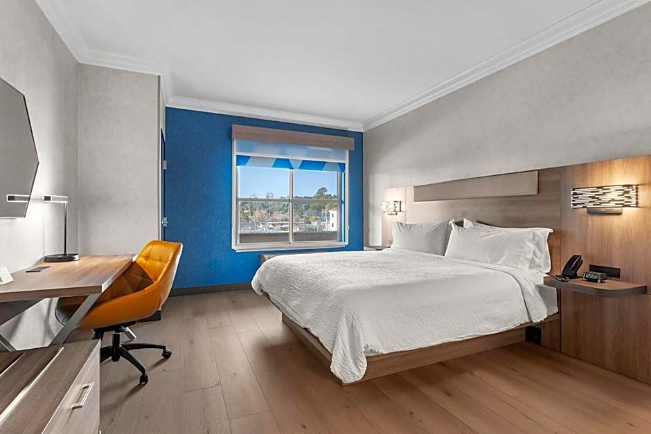 Holiday Inn Express Hotel & Suites Santa Cruz By IHG