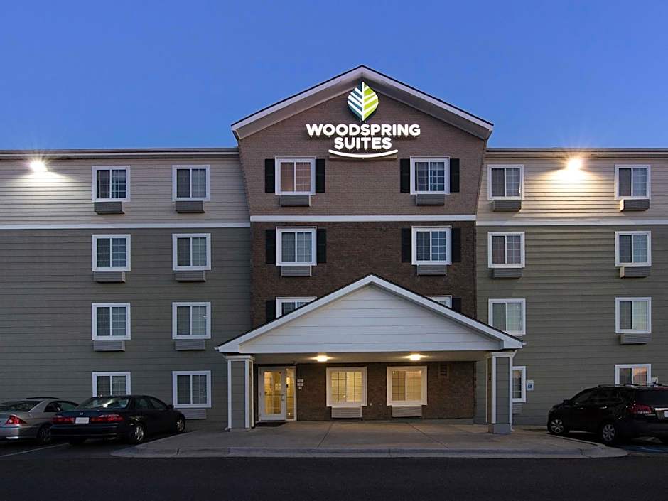 WoodSpring Suites Kansas City Mission