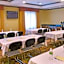 Holiday Inn Express Hotel & Suites Winnie By IHG