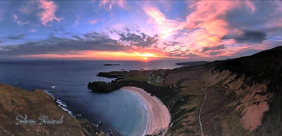 John Eoinìn's Bar and accommodation