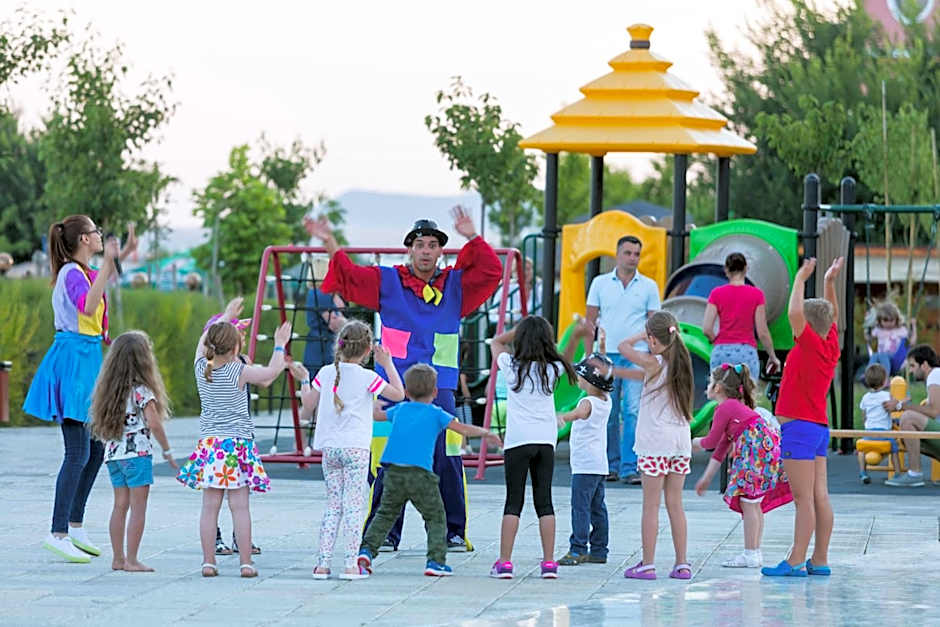 Premier Fort Cuisine - Full Board