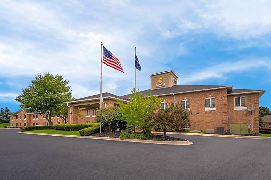 Comfort Inn & Suites In Fenton