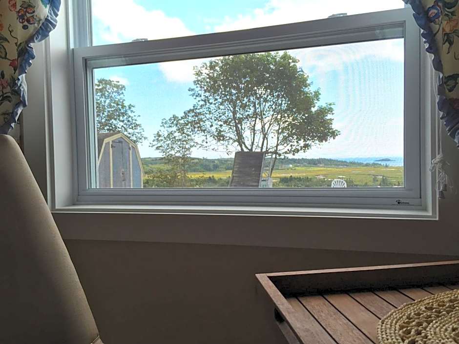 Admiral's Quay Motel & Suites