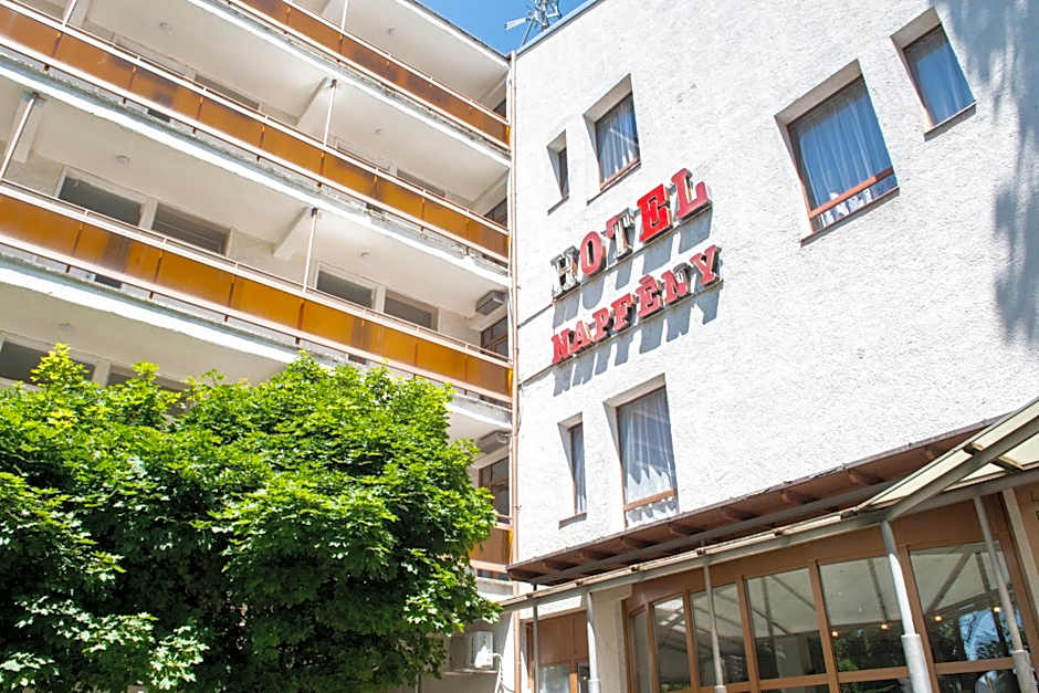 CE Napfény Hotel