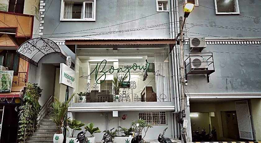 Anna Residency- White Town