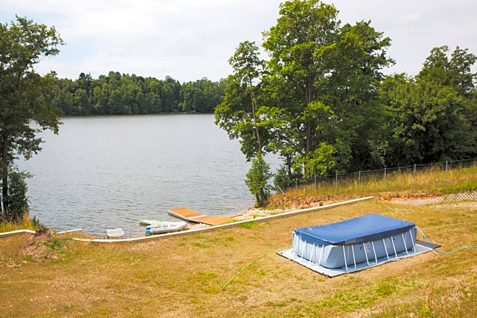 Domki nad jeziorem Mieruniszki