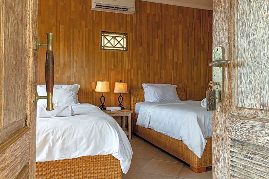 Ware Ware Surf Bungalow Lembongan