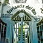 Garlands Del Rio