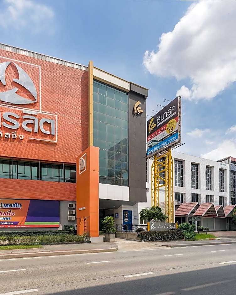 Lee's Mark Residence