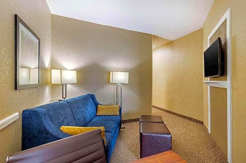 Comfort Inn & Suites