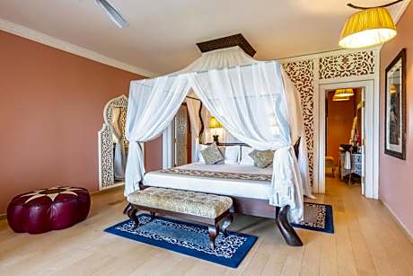 Suite with Spa Bath