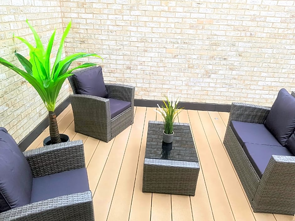 LT Greenwich 3 Bed Townhouse