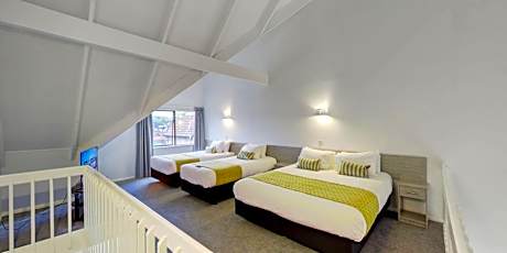 Family Apartment with Hot Tub - Loft