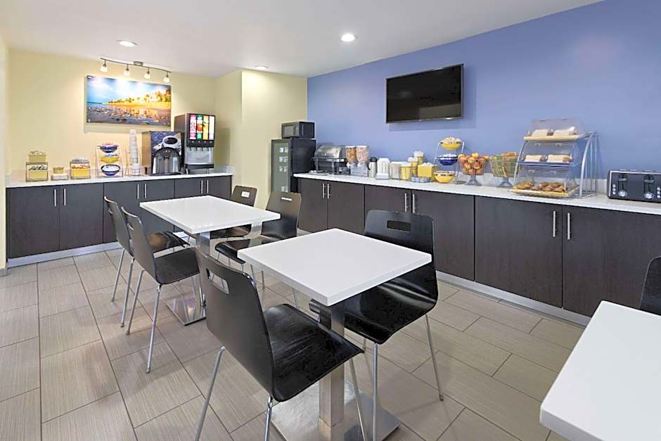 Days Inn by Wyndham Ladson Summerville Charleston