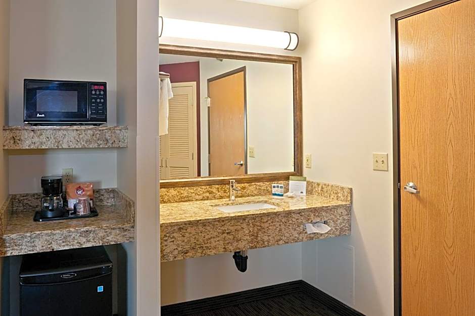 AmericInn by Wyndham Chanhassen