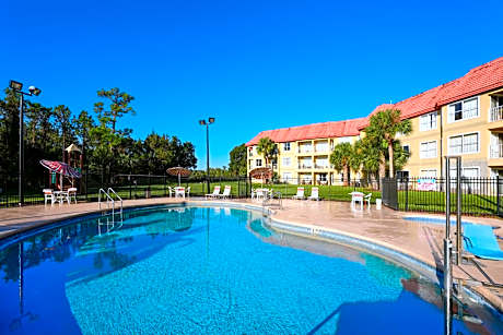 Parc Corniche Condominium Suites